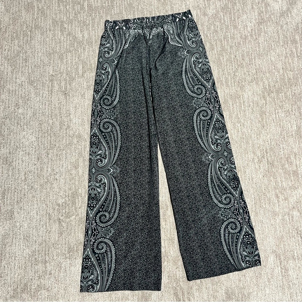 Michael Kors Wide Leg Paisley print dress pants. Womens size 10